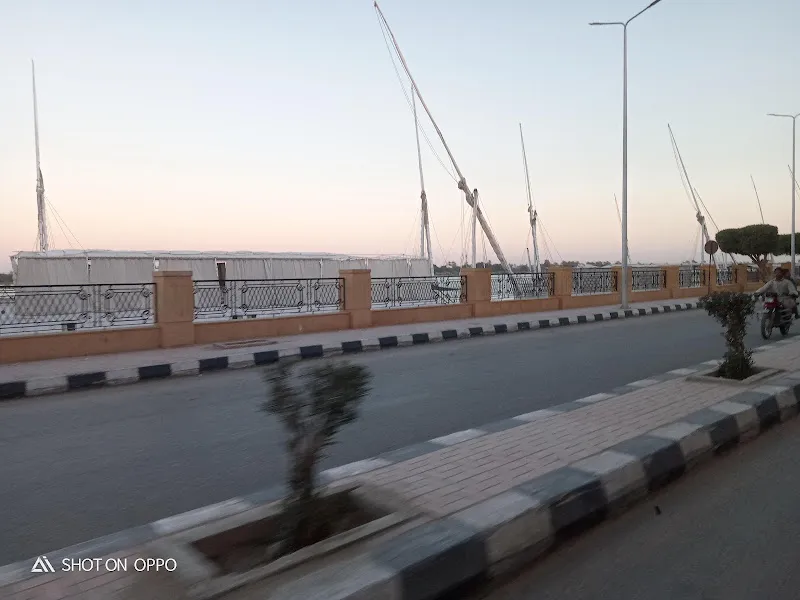 محطة قطارات إسنا