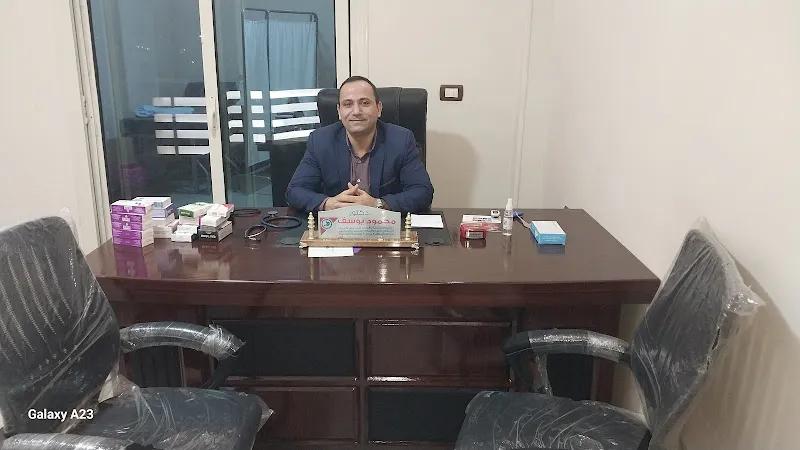 الدكتور محمود يوسف إستشاري الباطنة والسكر والجهاز الهضمي والمناظير