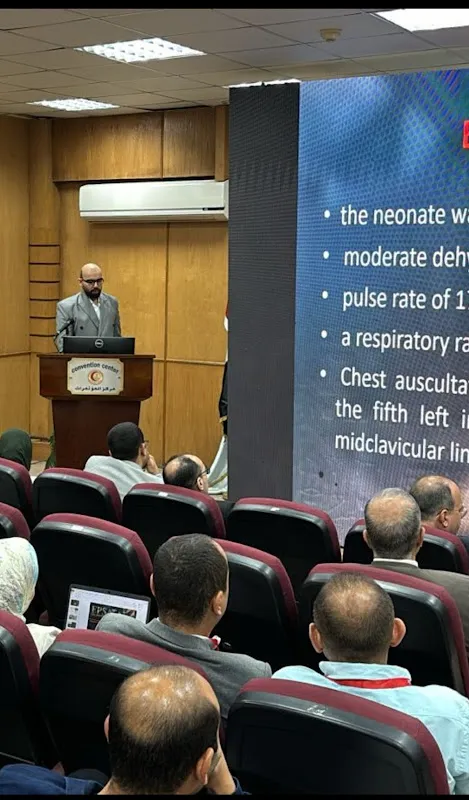 دكتور عبدالرازق يوسف جراحه الاطفال