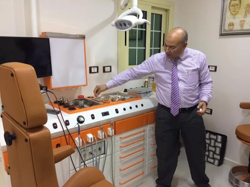 الأستاذ الدكتور ياسر شويل