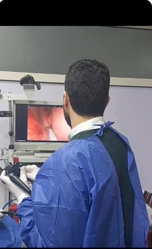 دكتور احمد ابراهيم لطفي استشاري الباطنه و الكبد ومناظير الجهاز الهضمي والقنوات المراريه
