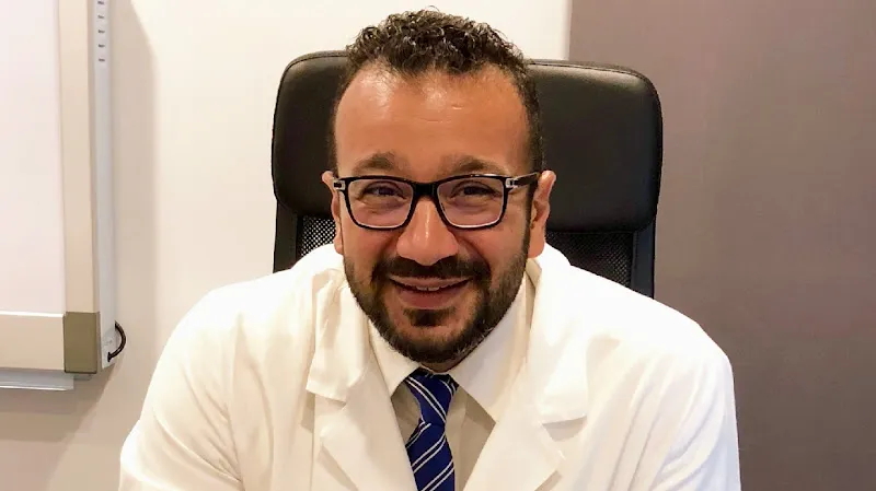 Dr. Omar Abdel Aziz Taalab
Consultant of Shoulder, Knee, and Sports Injuries
Dr. Omar Abdel Aziz Taalab Clinic