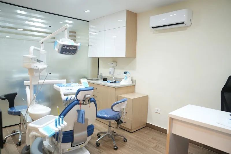 I smile dental center