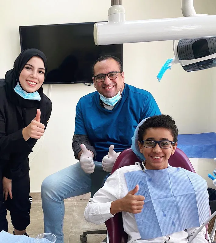 Badr Dental Center (مركز بدر لعلاج وتجميل وزراعة الاسنان) - دكتور أحمد عبدالله بدر