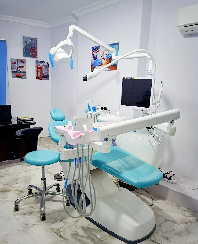 دكتور احمد كمال ابو طه لتجميل وزراعة الأسنان