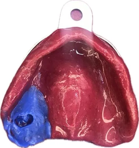 عيادة د/احمد ممدوح جاد الرب طب الفم وتجميل الأسنان