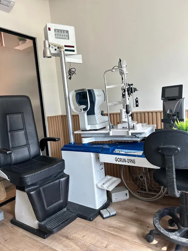 Dr. Ahmed Haggag, Consultant Ophthalmologist and Eye Surgeon