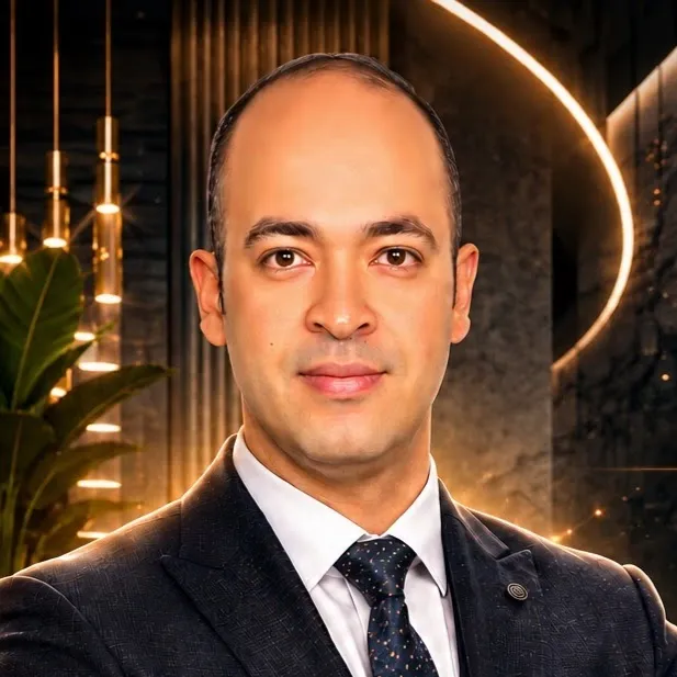 دكتور هشام عتمان إستشاري طب وجراحة العيون