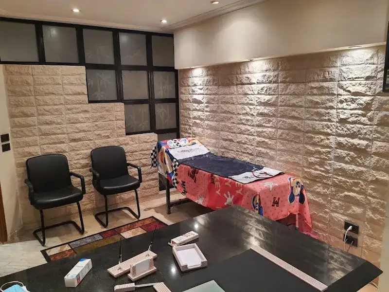 د. وائل عباس حلمى استشاري اطفال وحديثي الولادة