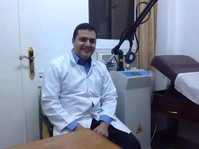 دكتور أحمد عبدالهادى إستشارى جراحة التجميل وتنسيق القوام