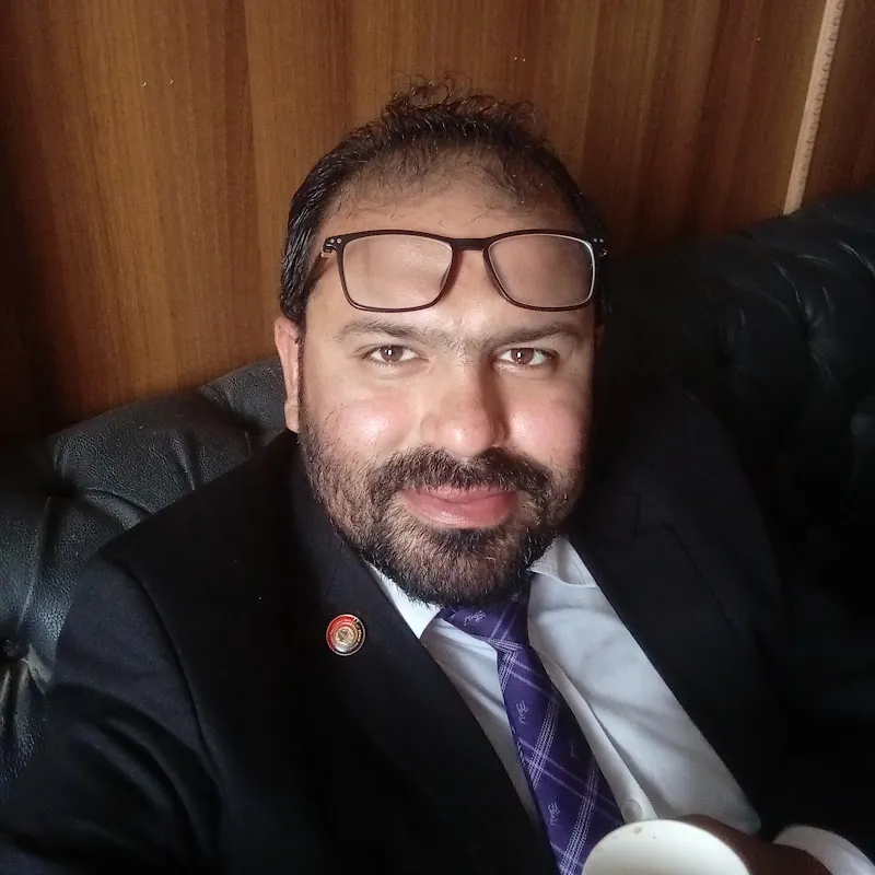 عيادة الجراحة والاورام والمناظير دكتور محمد زين