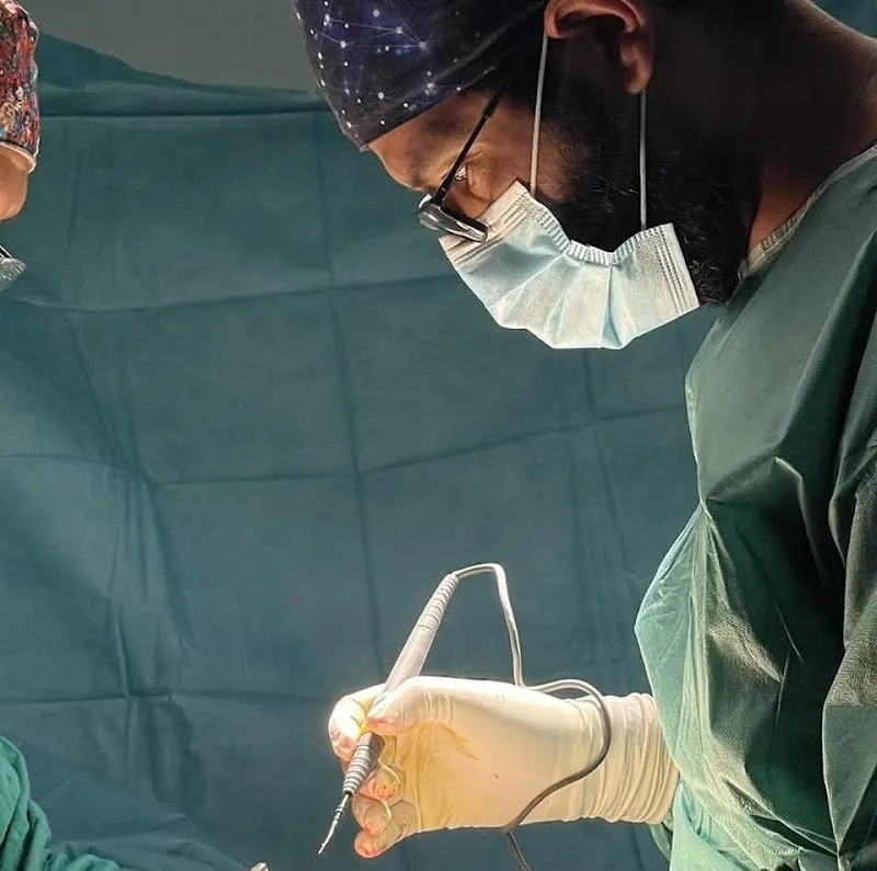 Cabinet de traumatologie Docteur Toua Tarik عيادة جراحة العظام و المفاصل