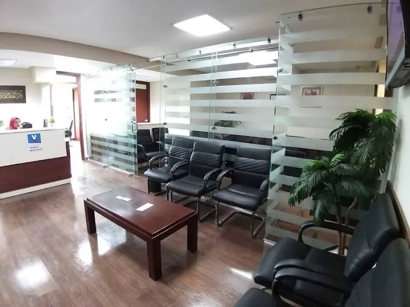 Ahmed Salah Kamel NeuroClinic ~ عيادة دكتور أحمد صلاح الدين كامل لجراحة المخ والأعصاب والعمود الفقري