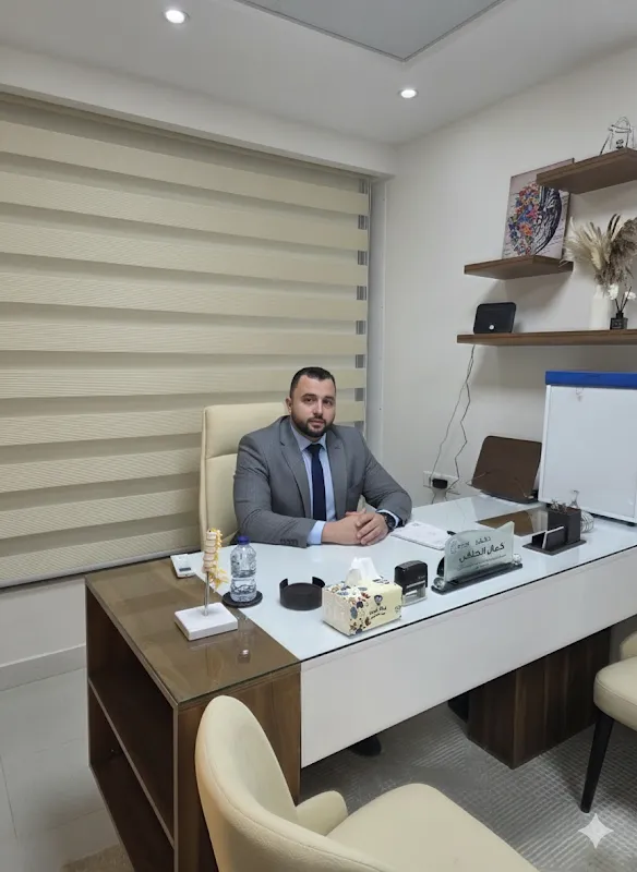 دكتور كمال الحنفي - استشاري جراحة المخ والاعصاب والعمود الفقري