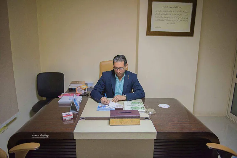 د . عمرو شرف الدين