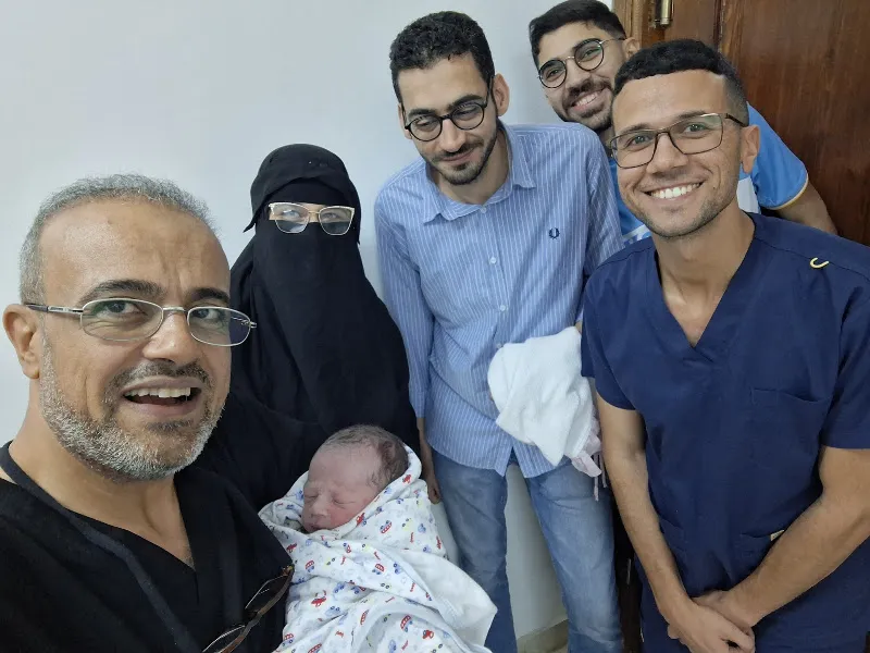 عيادة د أمير حافظ عطية موقف طلعت حرب فوق استوديو الدهان
