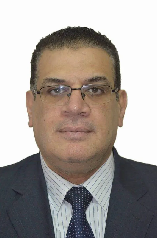 عيادة الدكتور صلاح الدين صالح استشارى جراحة المسالك