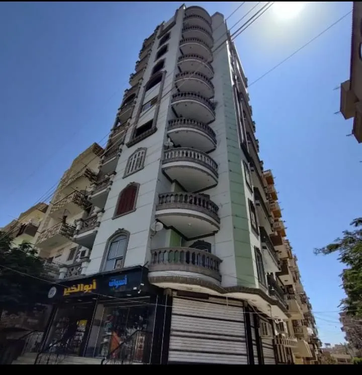 عيادة الدكتورة عبير نادي