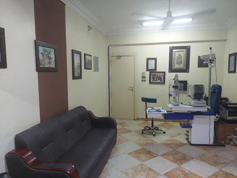 عياده دكتور عمرو منير مدرس طب وجراحه العيون