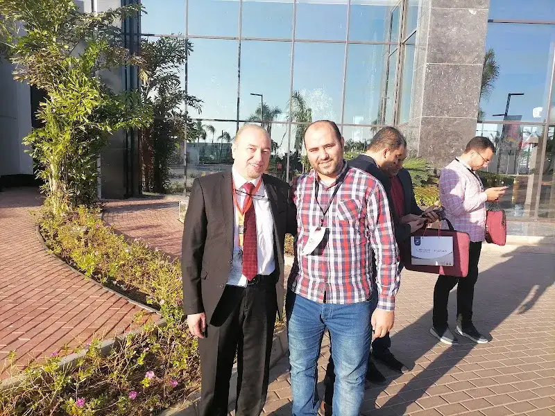 عياده د/أحمد عبد الناصر نسا وتوليد وحقن مجهري