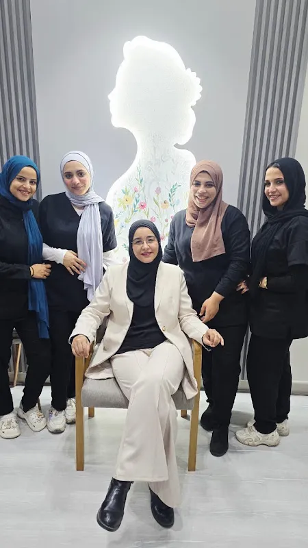 دكتورة نرمين ناصر أخصائية النساء والتوليد وجراحات المناظير والحقن المجهري