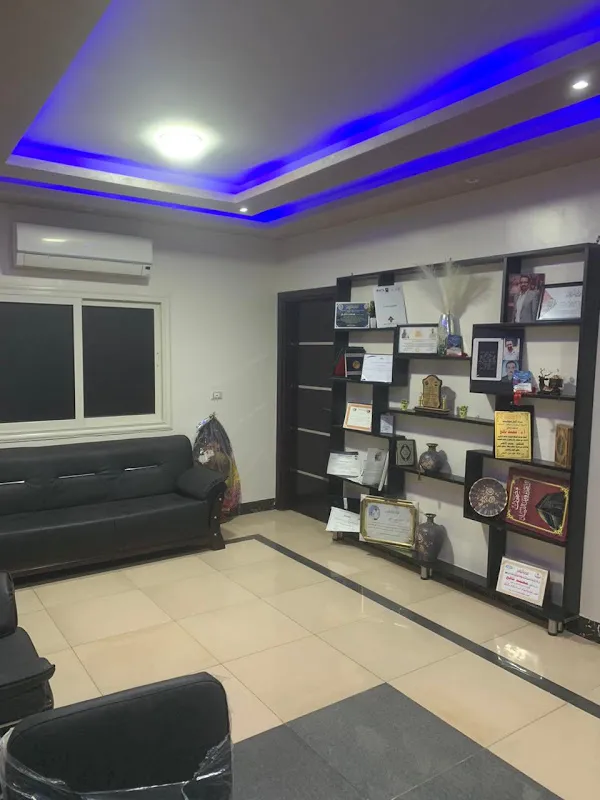 دكتور محمد نافع - استشاري جراحات مجري البول المعقدة ومسالك البالغين والأطفال